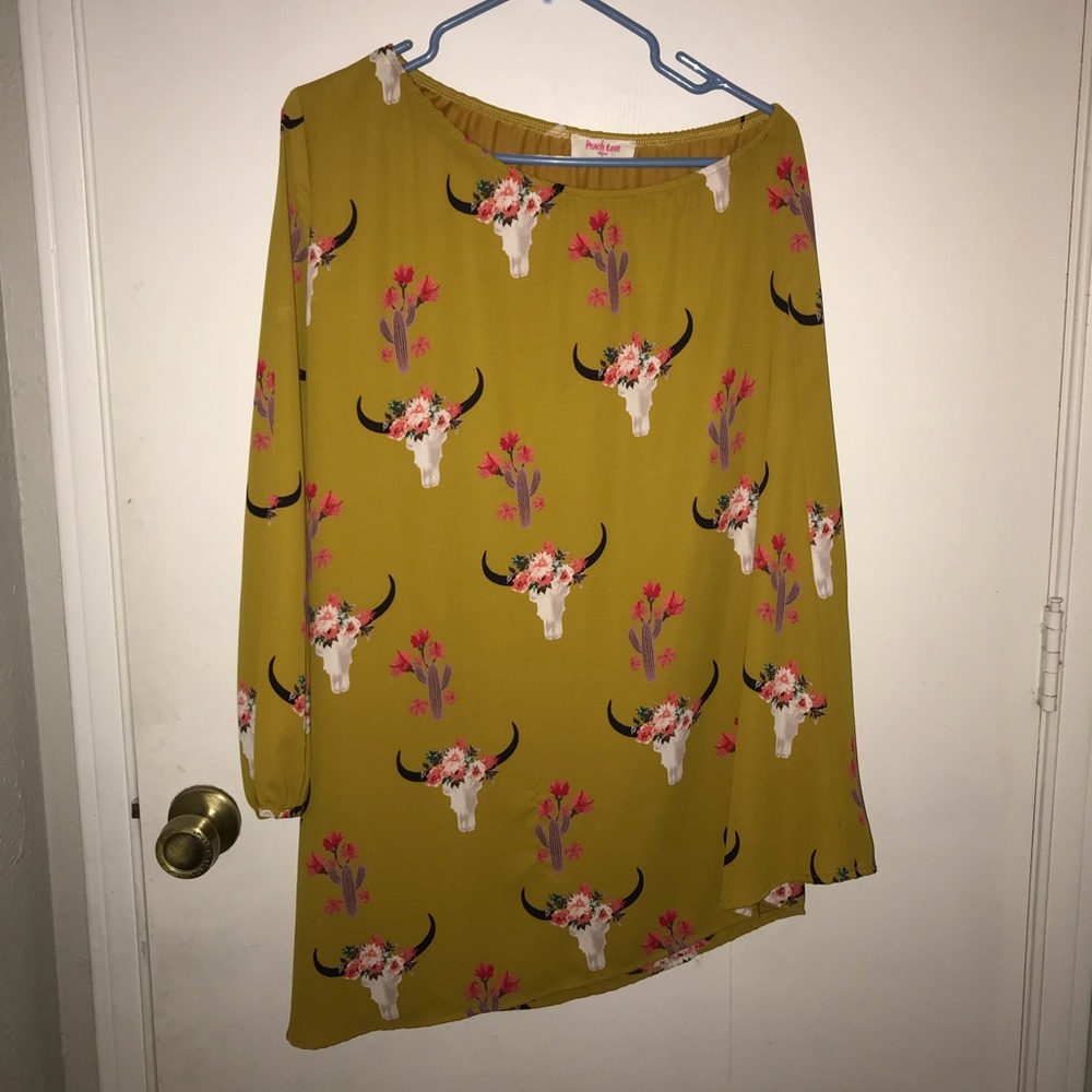 Beautiful mustard color dress with cow skull